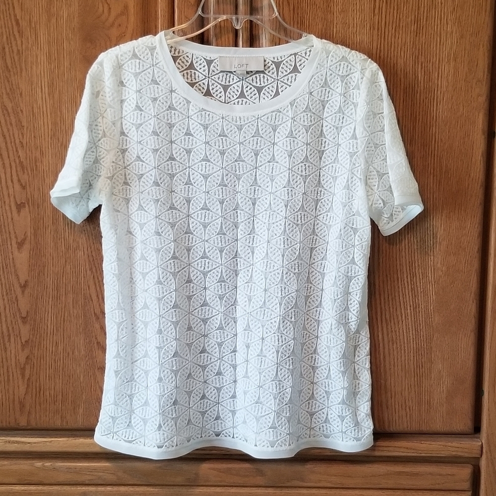 Loft cream nylon mesh floral short sleeve round neck line top  SZ Med